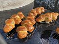 5 hours after pulling out the fire, the oven was still more than hot enough for a 2nd batch of brioche loafs